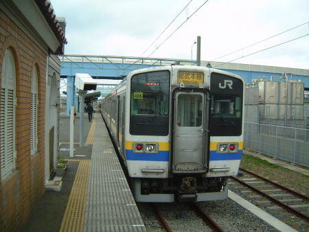 千葉バージョンの211系電車/銚子駅にて/2007.3.21