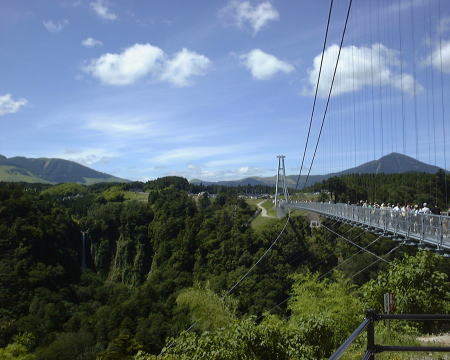 九重夢大吊橋と震動の滝