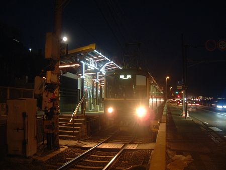 大晦日の鎌倉高校前駅(2)/2009.12.31