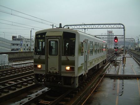 九頭竜線 キハ120 福井行き/福井駅/2010.2.10