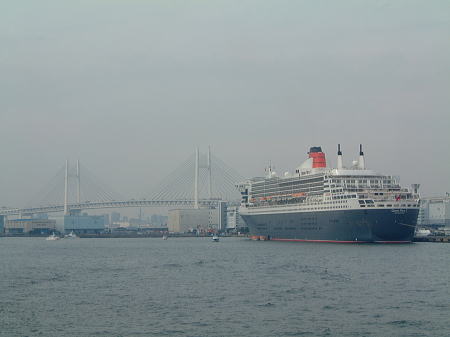 Queen Mary 2 in Yokohama 2010(3)/マリーンルージュ船上より/2010.2.19