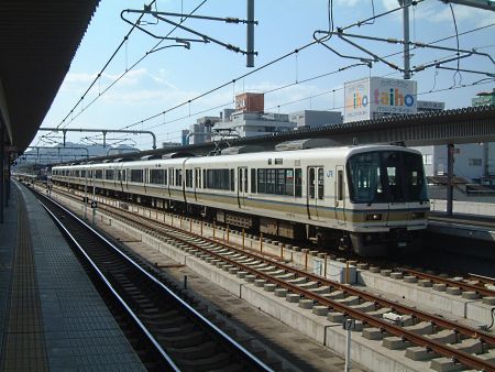ＪＲ西日本 221系 普通 寺前行き/姫路駅/2010.4.3