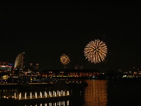 横浜開港祭の花火(5)/臨港線プロムナードから/2010.6.2