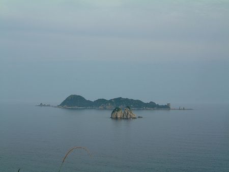 津多羅島を望む(2)/2010.6.4