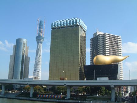 吾妻橋から眺める東京スカイツリー/2010.11.6