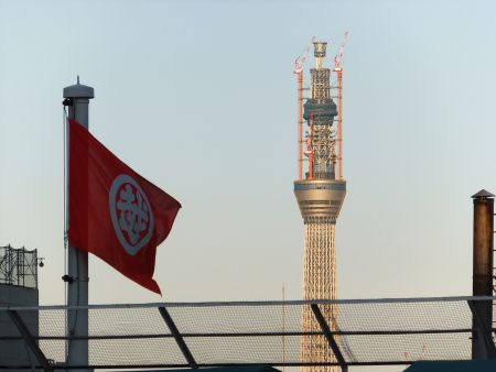 日本橋三越 屋上から眺める東京スカイツリー/2010.12.18
