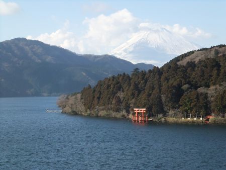 成川美術館からの眺め(1)/富士山と箱根神社、芦ノ湖/2010.12.31