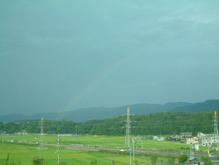 とき336号から眺めた虹(2)/2011.8.3