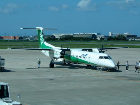 ANAウイングス DHC8-Q400 エコボン/松山空港/2011.9.22