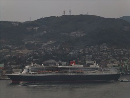 Queen Mary 2 in Nagasaki(1)/稲佐山中腹より/2012.3.20