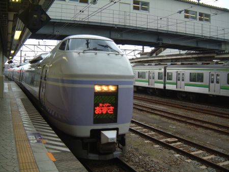 E351系 特急スーパーあずさ19号 松本行き/八王子駅/2012.5.6
