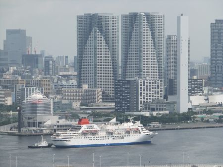 東京港を航行するふじ丸(6)/2013.6.30