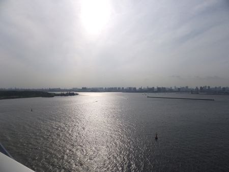 東京ゲートブリッジから、東京港を眺める(2)／2013.6.30