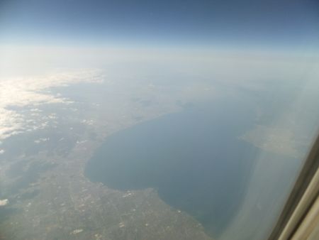 飛行機から望む琵琶湖(1)/2013.5.25