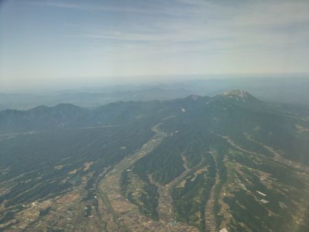 飛行機から望む大山(1)/2013.5.25