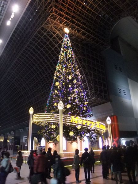 京都駅大階段のクリスマスツリー(2)/2014.11.29