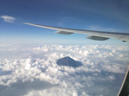 飛行機から望む富士山(1)/2015.8.8