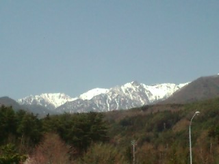 春の雪山