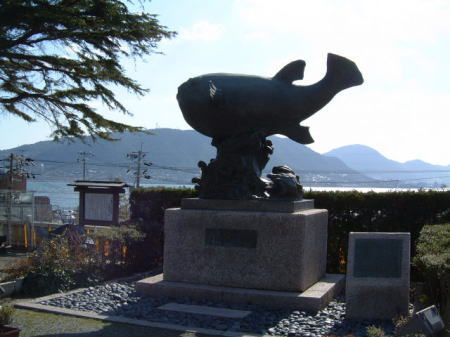 亀山八幡宮・ふくの像