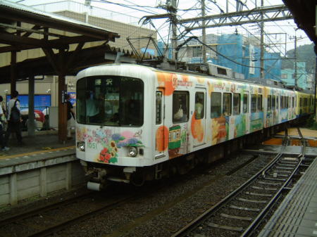 江ノ電 情報発信電車 SKIP号(2006年版)/長谷駅/2006.6.18